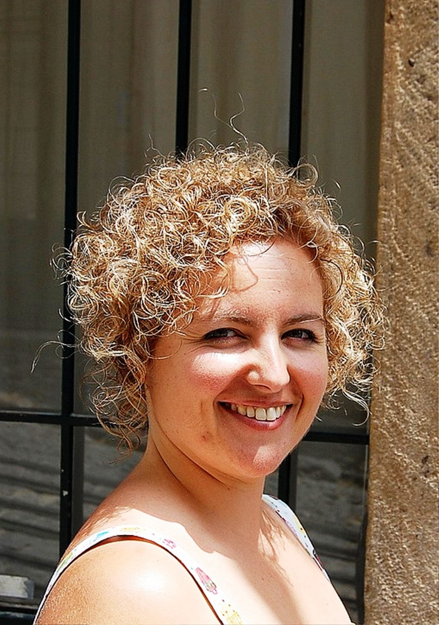 Jennifer Grey Short Brown Curly Bob Hairstyle For Women Over Curls