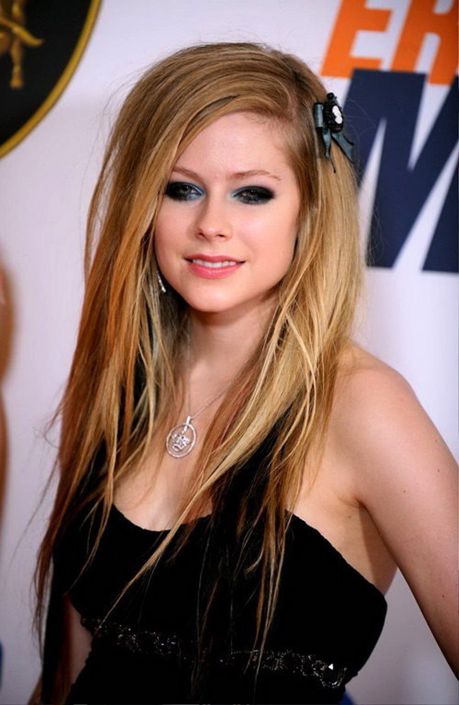 Avril Lavigne Straight Hairstyles
