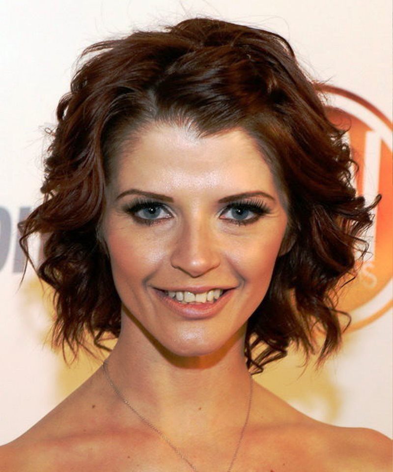 Brown Short Wavy Hairstyles For Prom