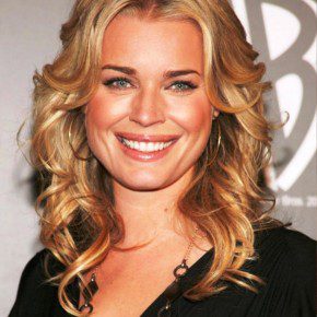 Center Parted Long Curly Hairstyles