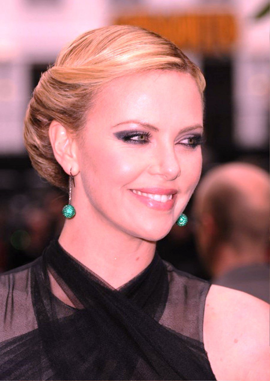 Charlize Theron Retro Twist Hairstyle For Summer