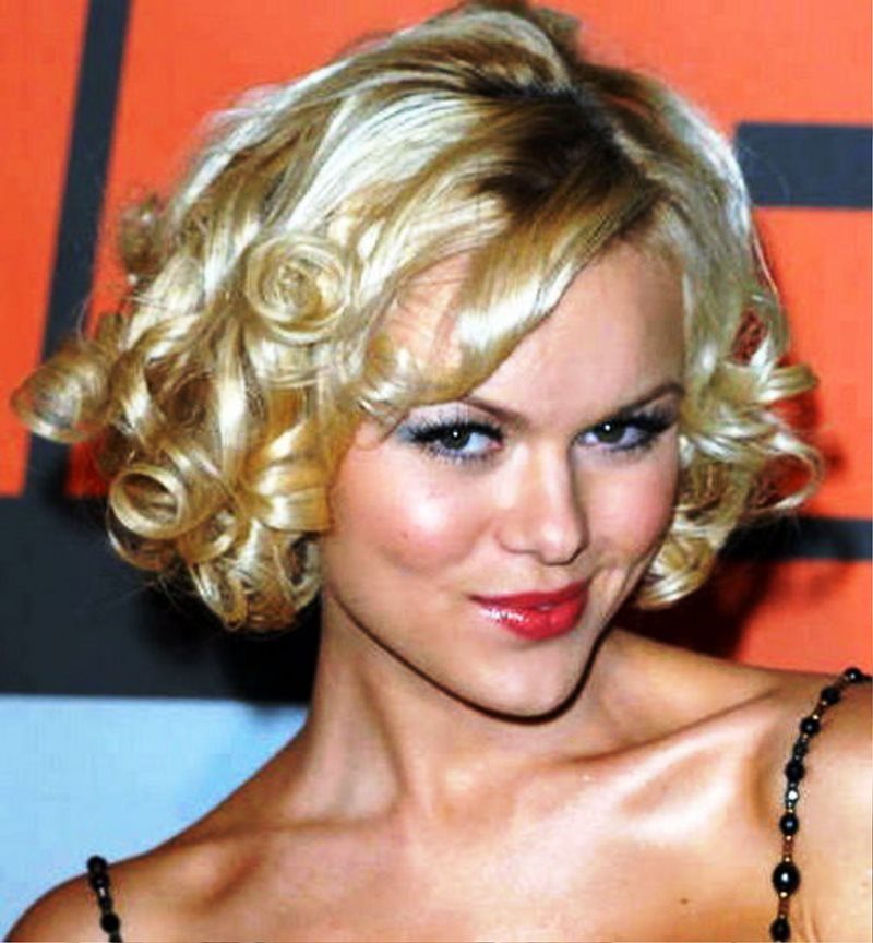 Curly Blonde Hairstyles Short