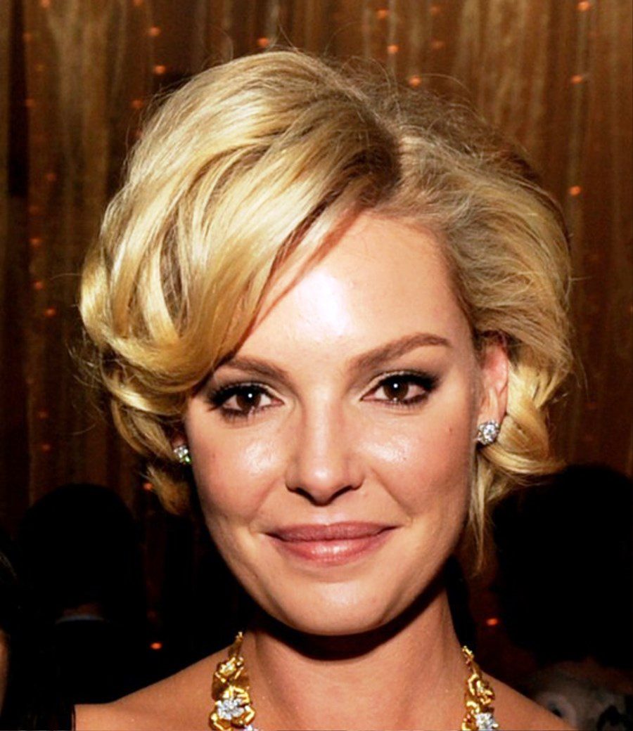 Best Hairstyles for Wavy Curly Hair: Styles That Enhance Texture and Volume