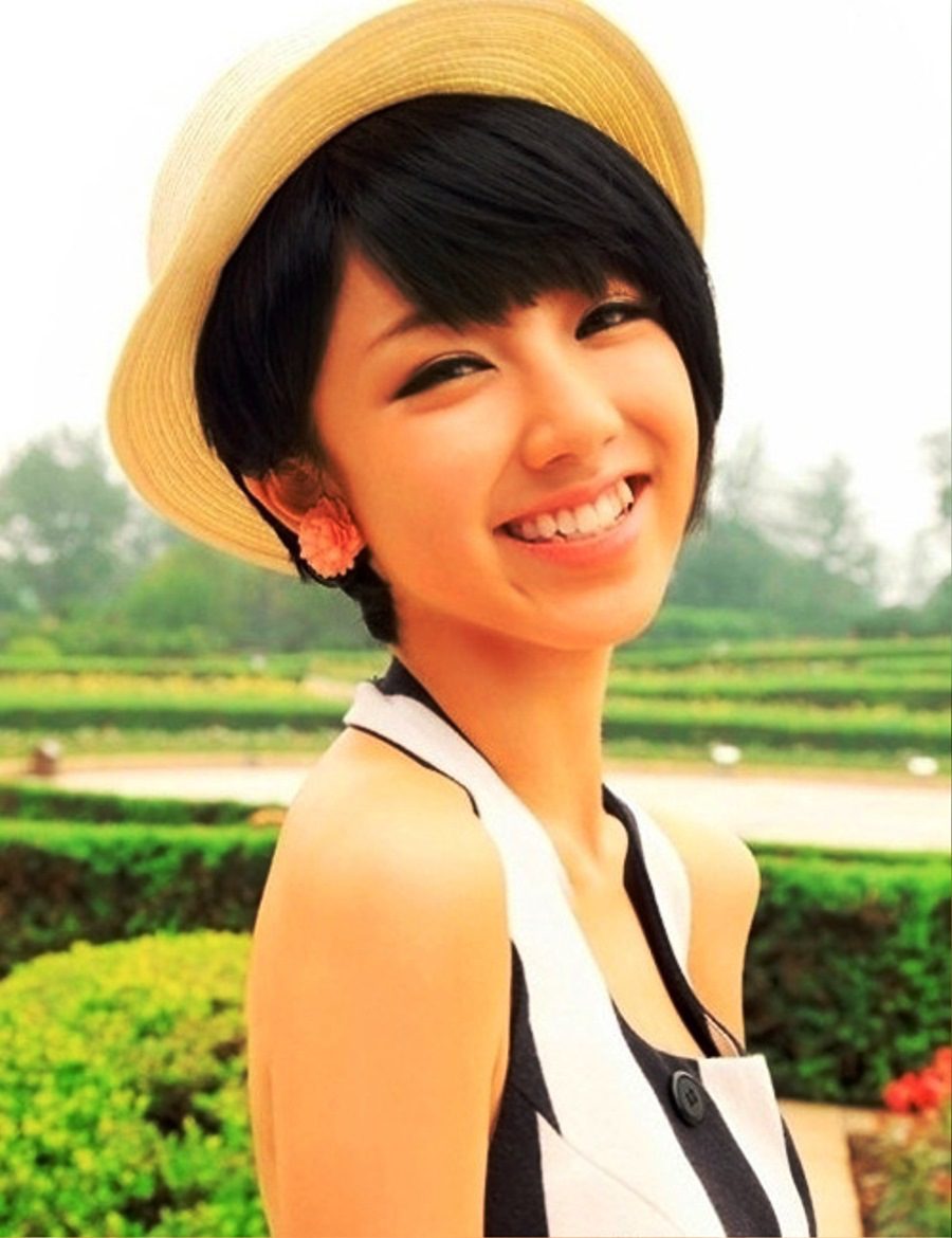 Cute Short Hairstyle With Hat