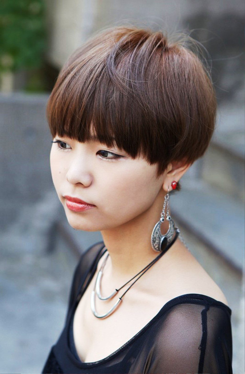 Cute Short Japanese Girls Hairstyle With Blunt Bangs