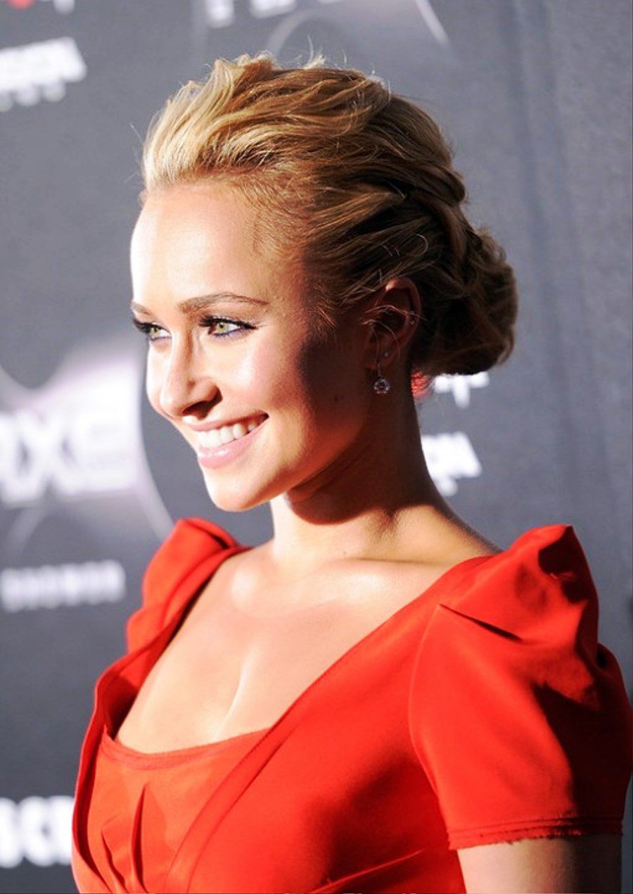 Hayden Panettiere Textured Loose Low Bun Updo