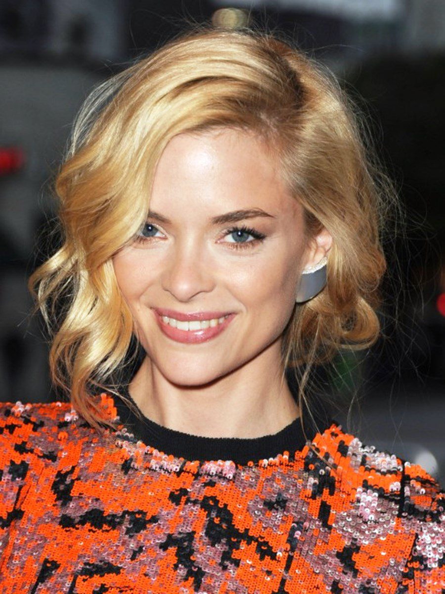 Jaime King Wavy Bob Hairstyle With Curls