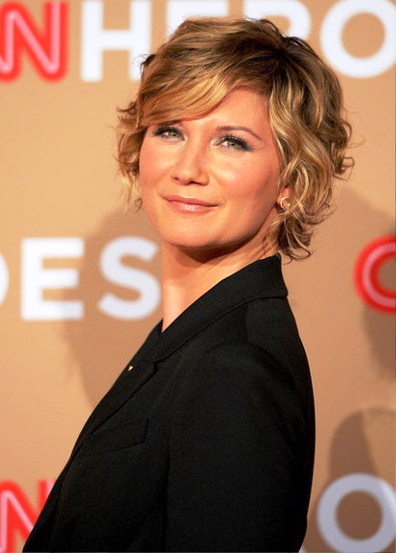 Jennifer Nettles Short Curly Hairstyle