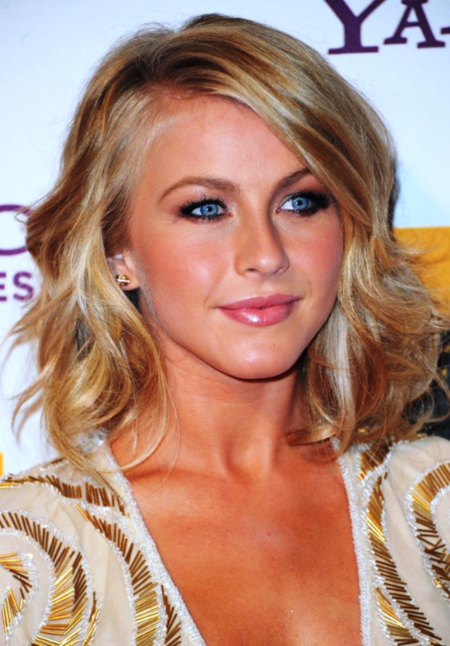 Julianne Hough Medium Hairstyle With Waves