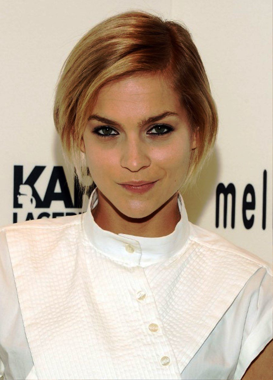 Leigh Lezark Short Blonde Bob Hairstyles