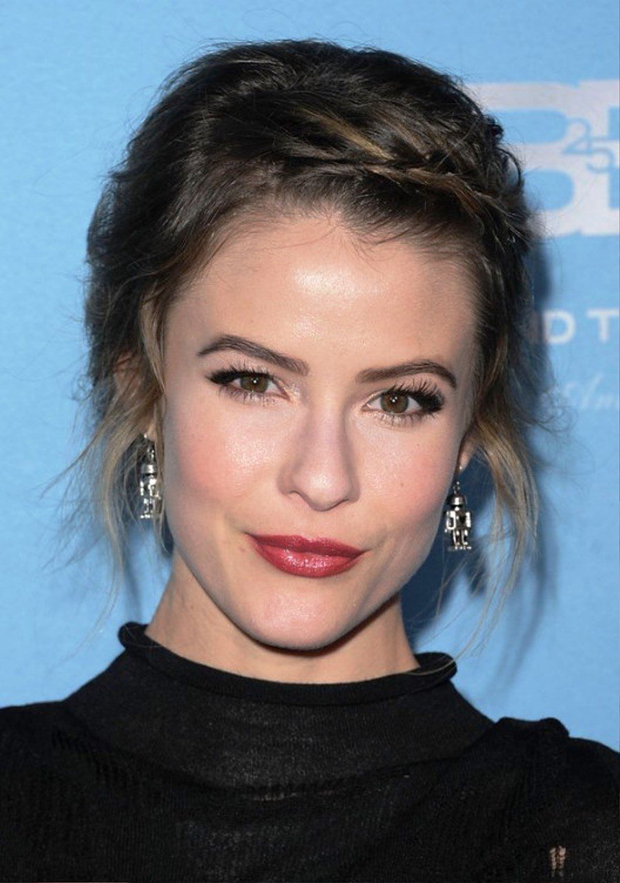 Linsey Godfrey Hairstyles With Twisted Bangs