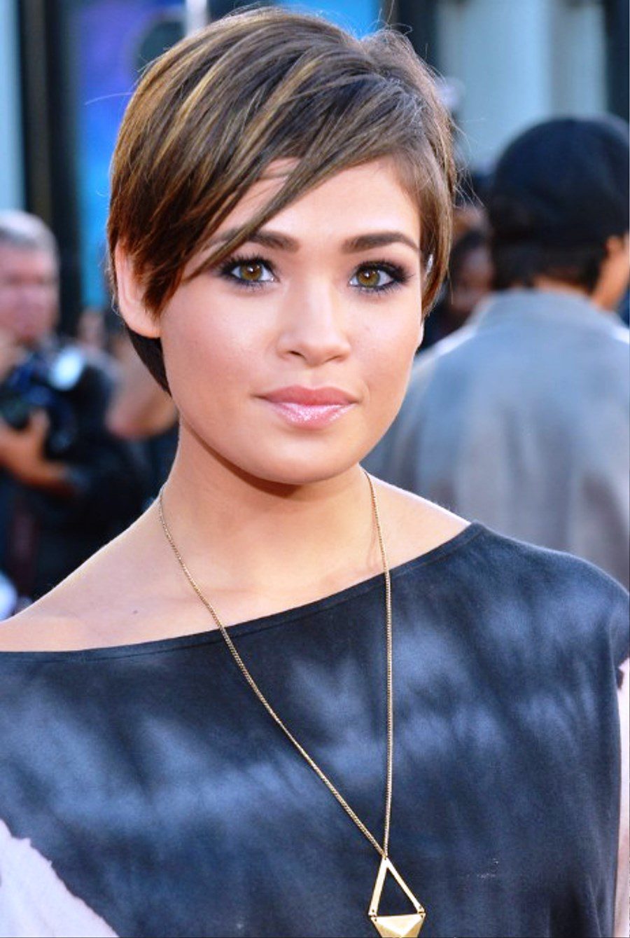 Nicole Anderson Short Straight Hairstyle With Layers