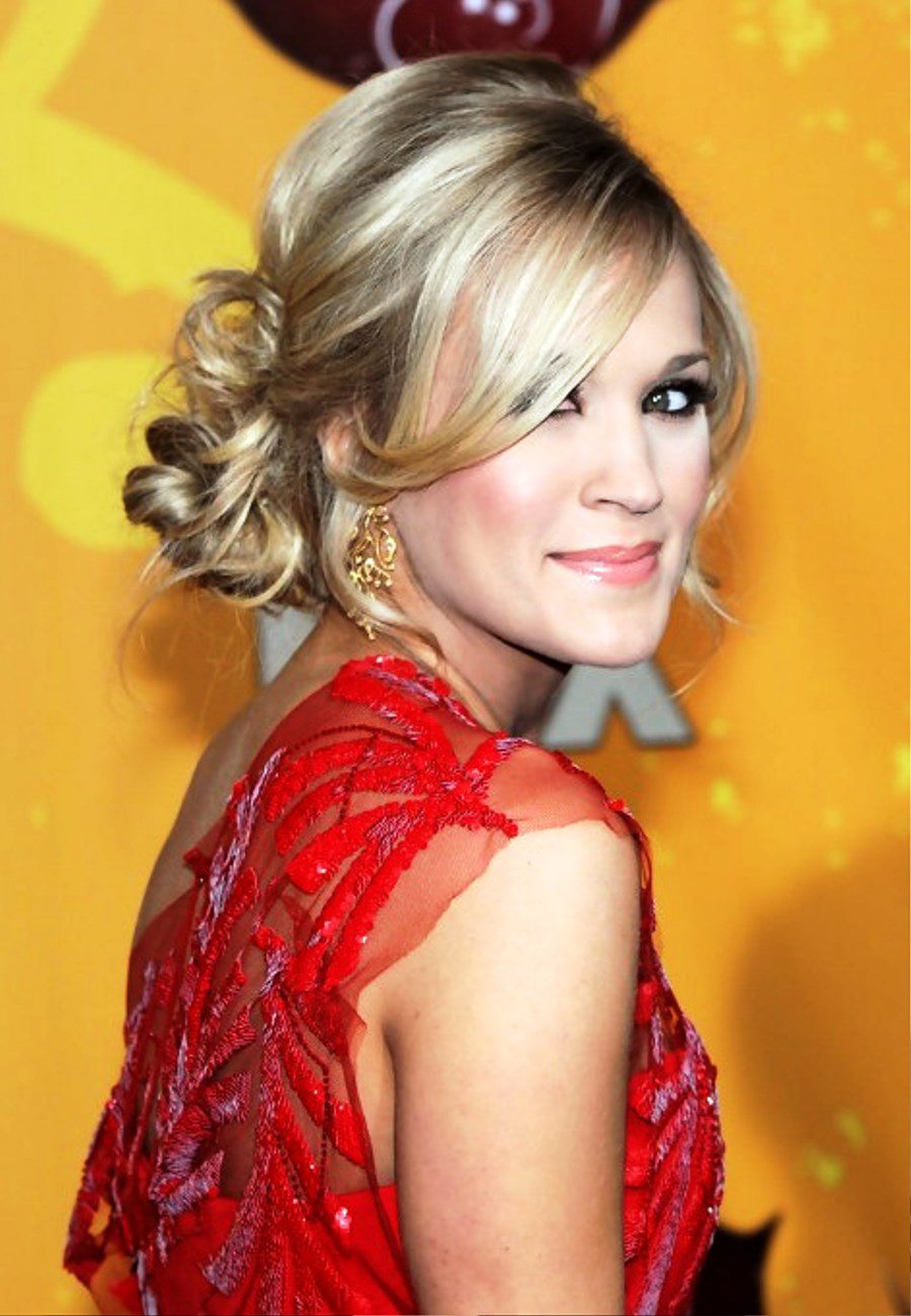 Perfect Loose Low Bun Updo From Carrie Underwood