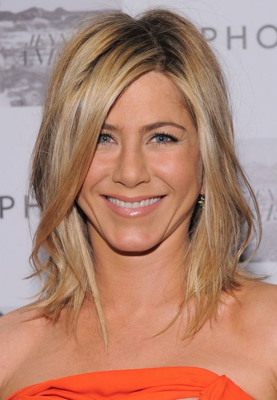 Popular Hairstyles For Women Over 40
