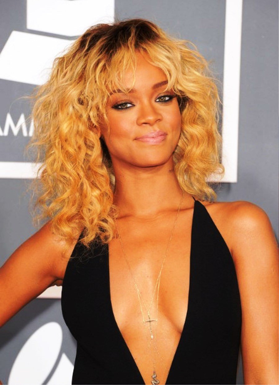 Rihanna Medium Curly Ombre Hairstyle