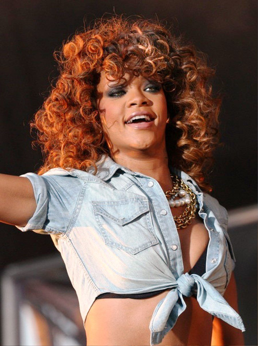 Rihanna Shoulder Length Curly Hairstyles