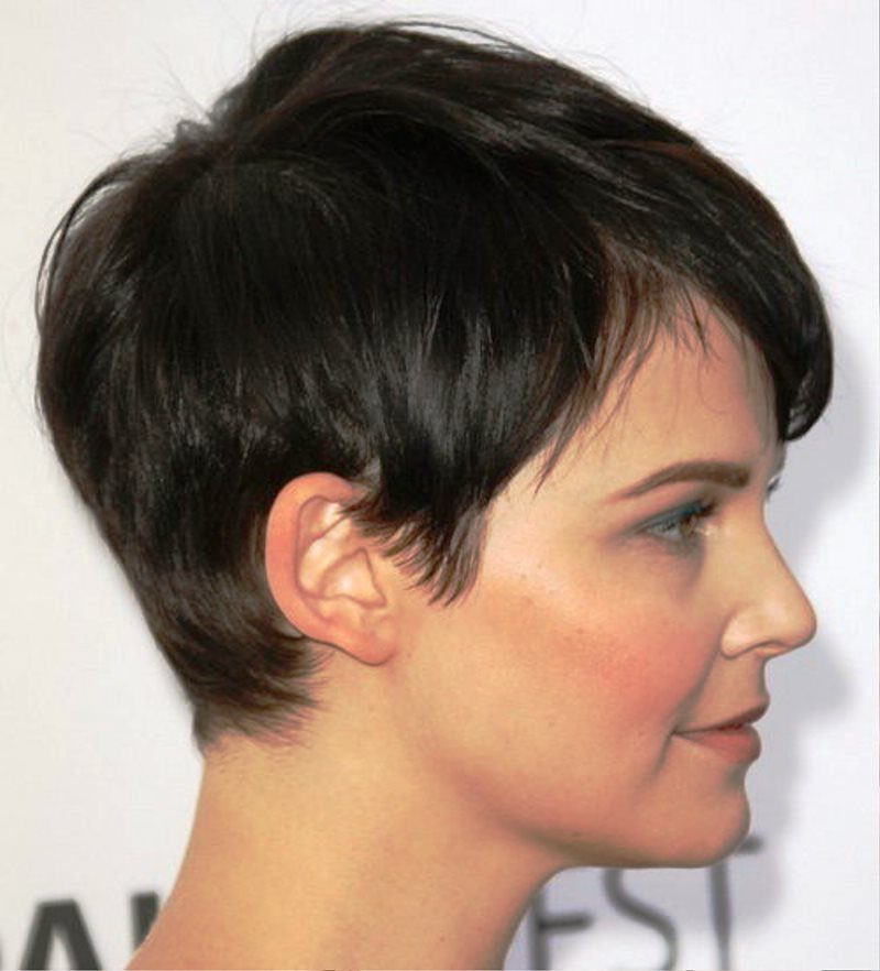 Round Faces With Black Short Hairstyles