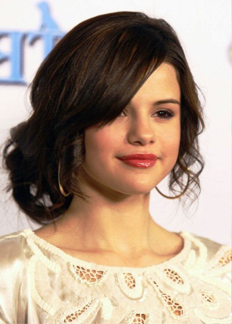 Selena Gomez Chignon Hairstyle