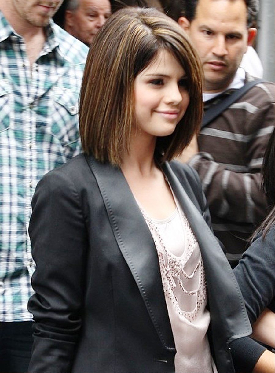 Selena Gomez Short Bob Hair Styles