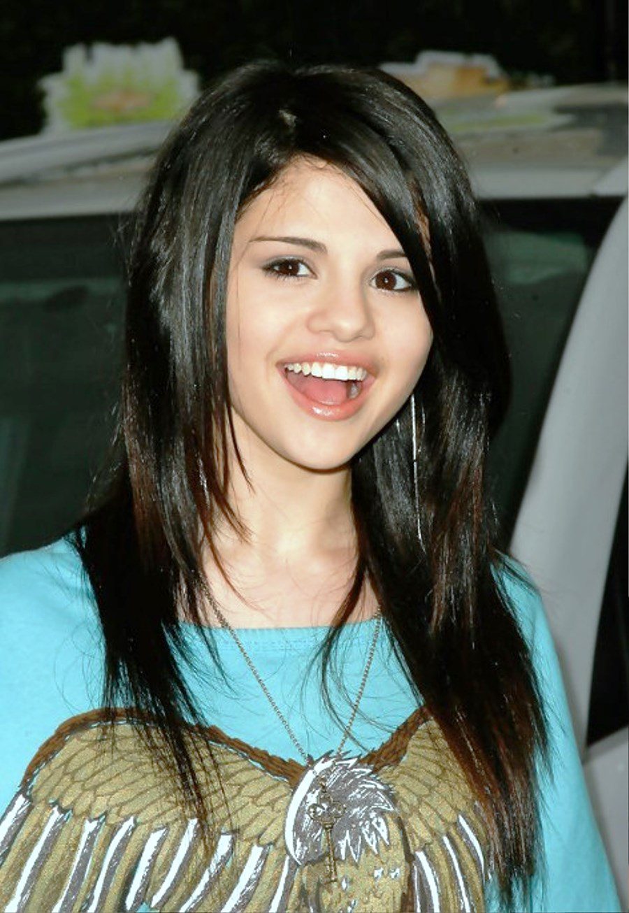 Selena Gomez Straight Hairstyles With Bangs
