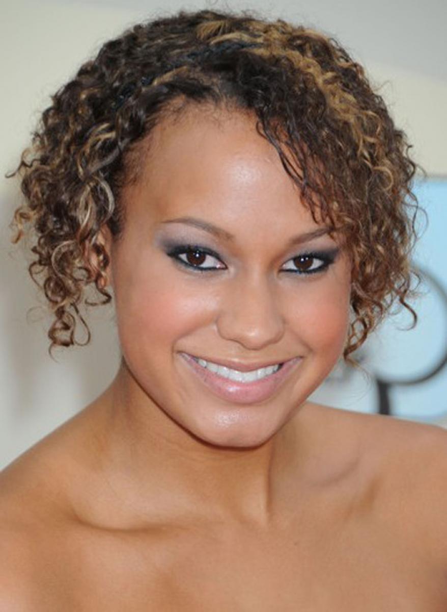 Short African American Hairstyles for Round Face