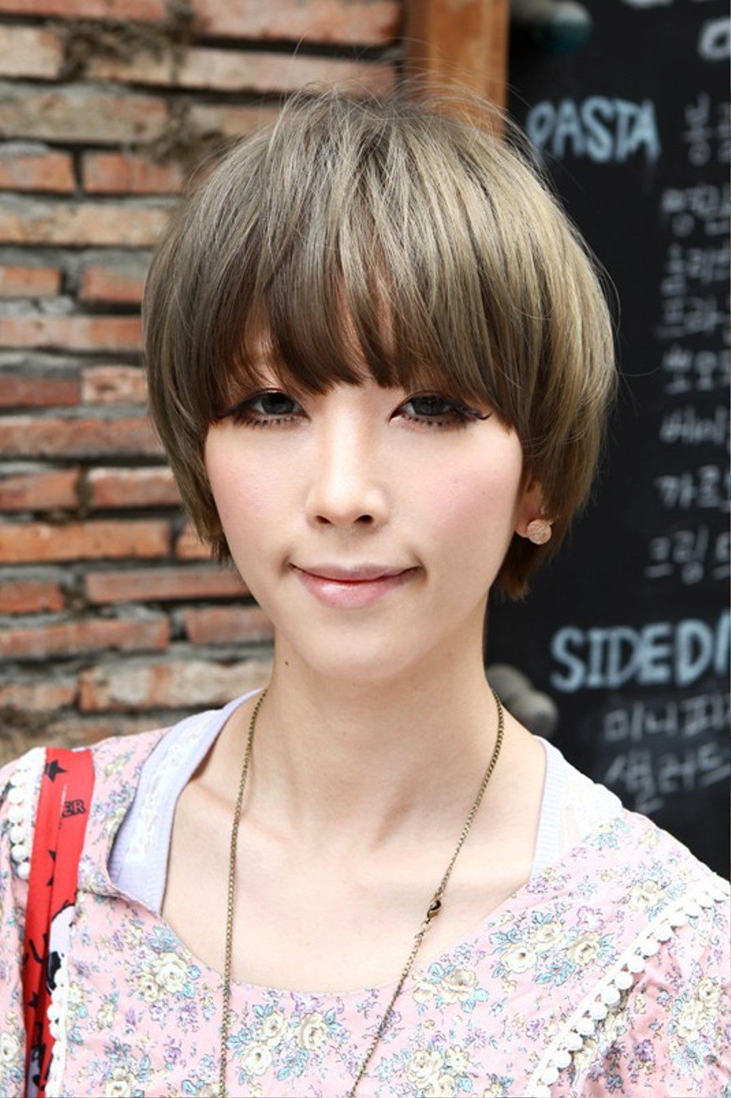 Short Asian Mushroom Hairstyle For Summer