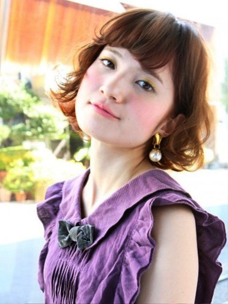 Short Japanese Hairstyle With Curls