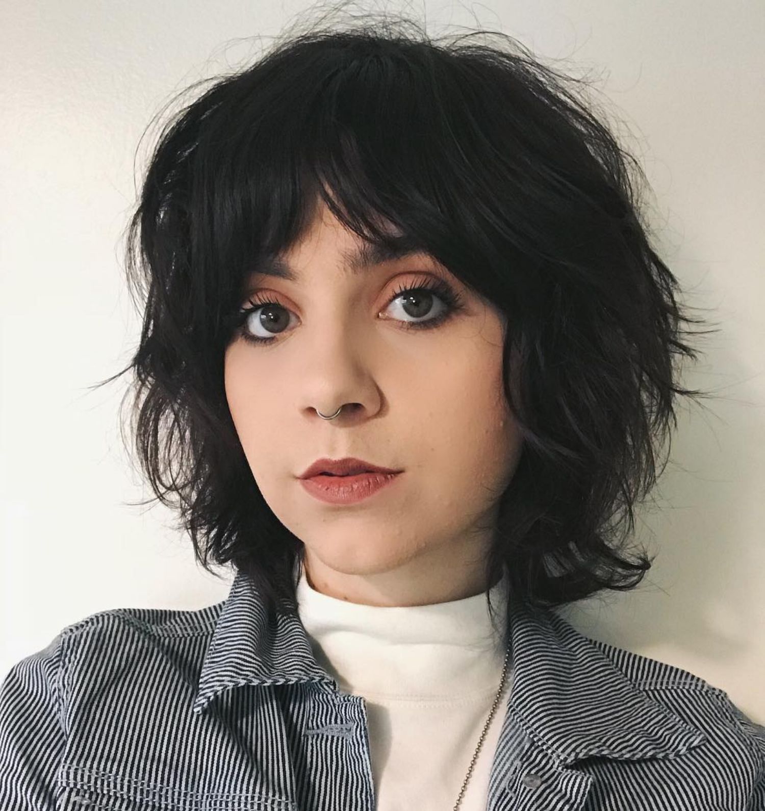 Short Shaggy Layers Hairstyles for Round Faces