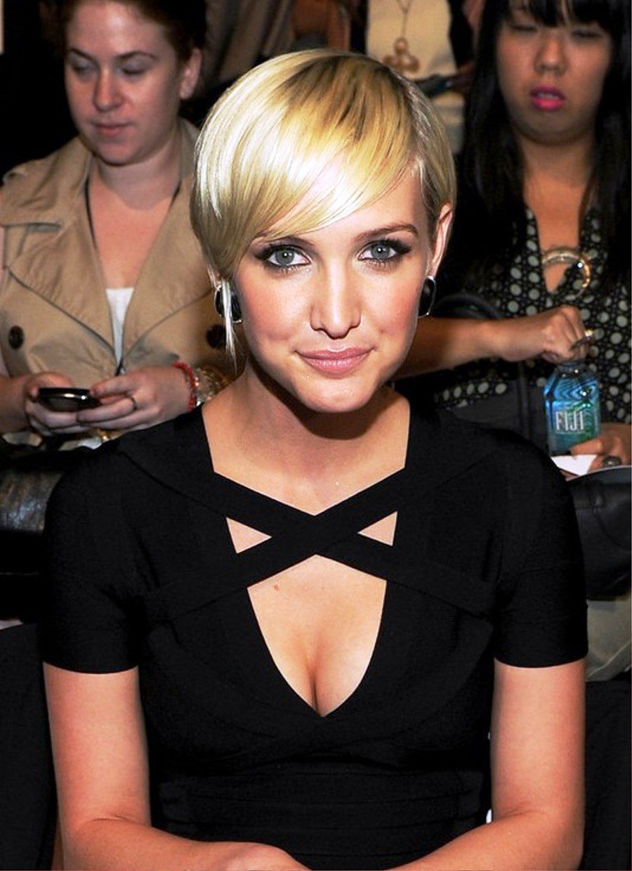 Short Sleek Blonde Hairstyle