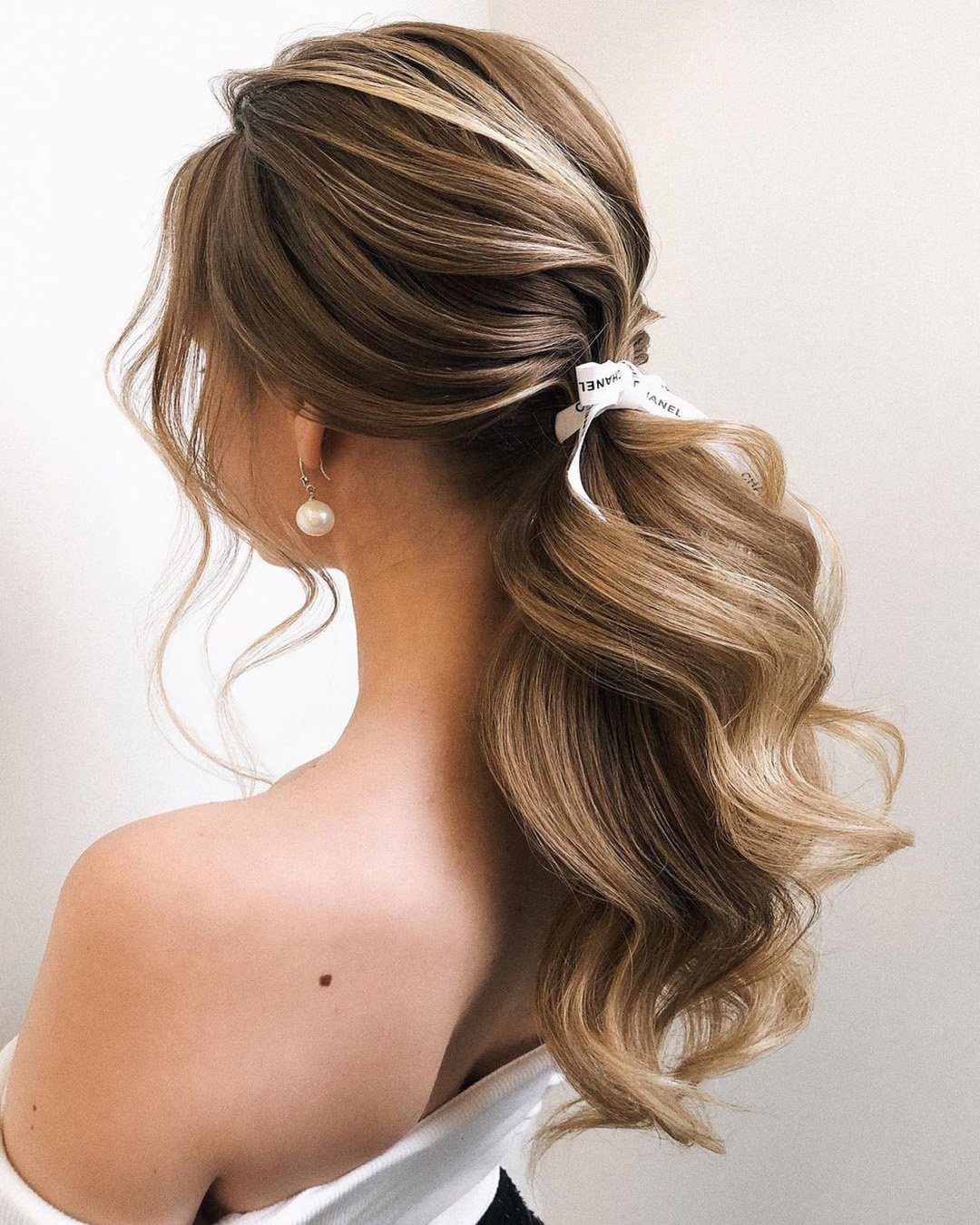 Textured ponytail