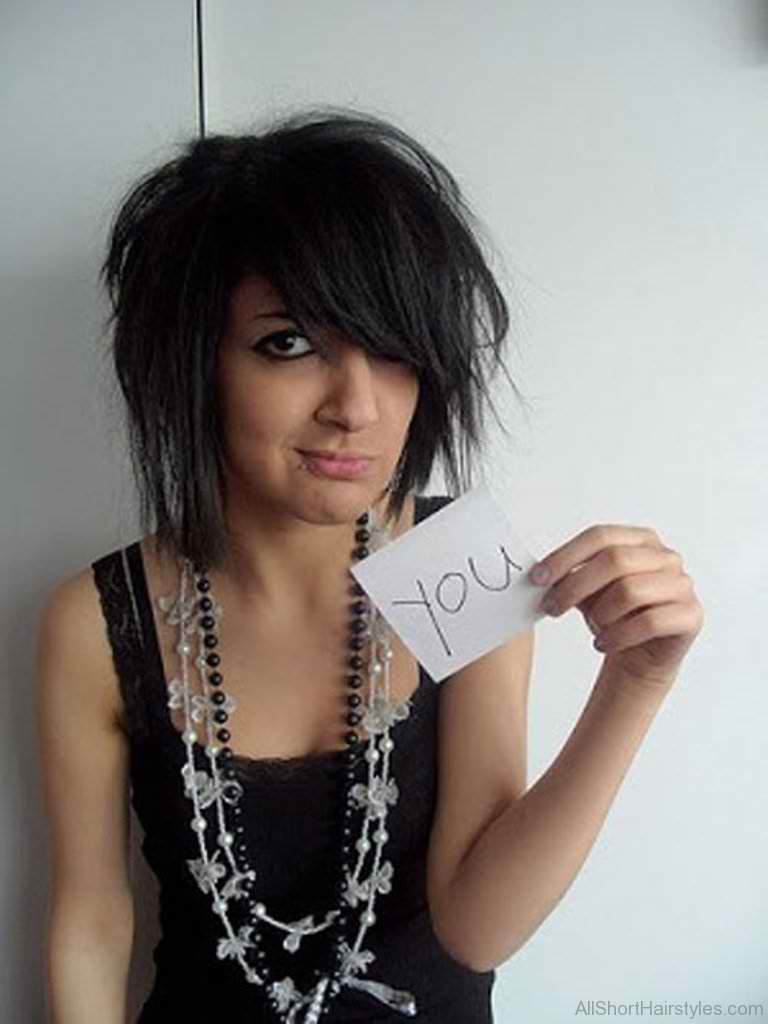 Emo Hairstyles for Girls Short