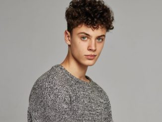 hairstyles for guys with curly hair