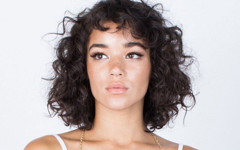 hairstyles for short curly hair