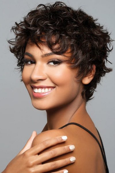 low maintenance short curly hairstyles for round faces 2
