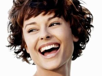 low maintenance short curly hairstyles for round faces