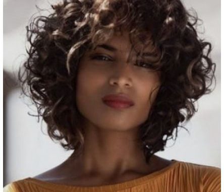 short curly hairstyles 2021