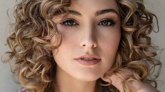 short curly hairstyles for women