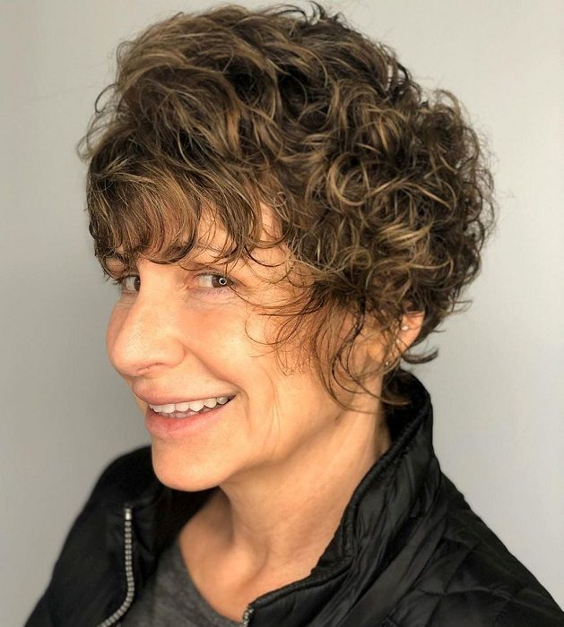 short curly hairstyles example