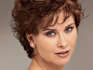 short curly hairstyles for women over 50