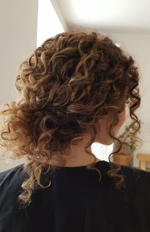 wedding hairstyles for curly hair