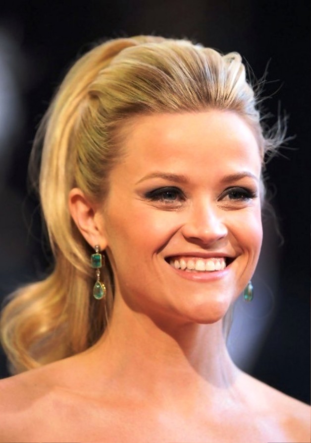 Reese Witherspoon Retro Half Up Half Down Hairstyle 
